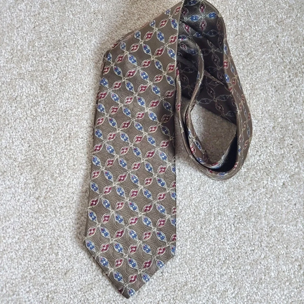 Geoffrey Beene Men's 100% Italian Silk Neck Tie Brown Red Blue 56